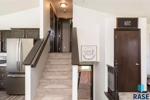 6301 N Seubert Ave, Sioux Falls, SD 57104 photo 11