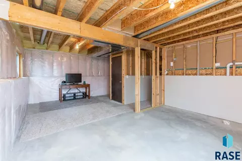 6301 N Seubert Ave, Sioux Falls, SD 57104 photo 17