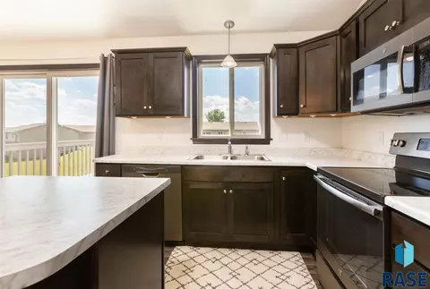 6301 N Seubert Ave, Sioux Falls, SD 57104 photo 9