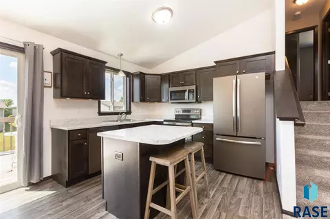 6301 N Seubert Ave, Sioux Falls, SD 57104 photo 8