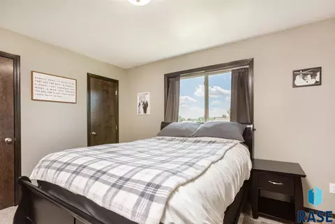 6301 N Seubert Ave, Sioux Falls, SD 57104 photo 13