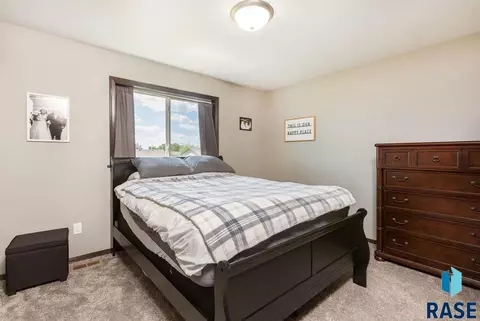 6301 N Seubert Ave, Sioux Falls, SD 57104 photo 12