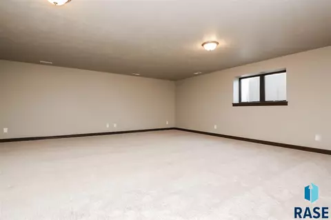 1937 S Sonoma Pl, Sioux Falls, SD 57106 photo 21