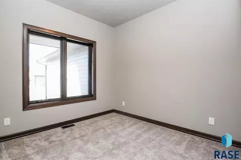 1937 S Sonoma Pl, Sioux Falls, SD 57106 photo 16