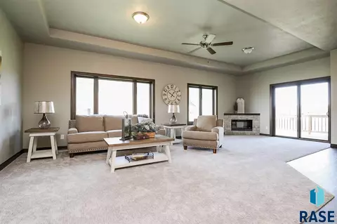 1937 S Sonoma Pl, Sioux Falls, SD 57106 photo 2