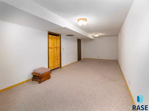 6801 E 26th St, Sioux Falls, SD 57110 photo 17