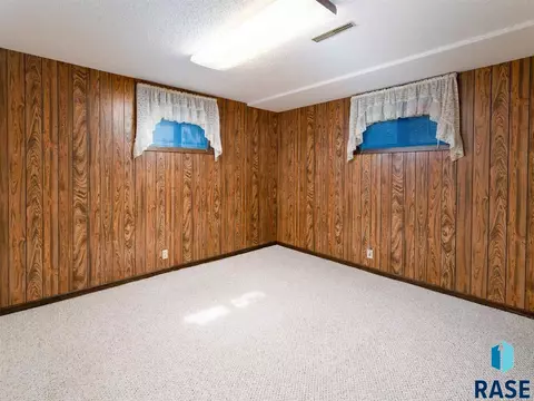6801 E 26th St, Sioux Falls, SD 57110 photo 15