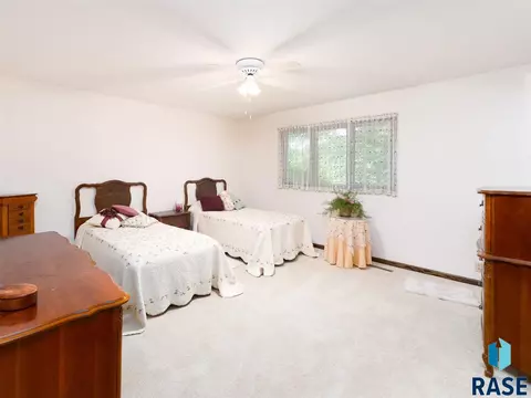 6801 E 26th St, Sioux Falls, SD 57110 photo 9