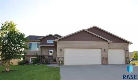 3803 S Homerun Ave, Sioux Falls, SD 57110 photo 1