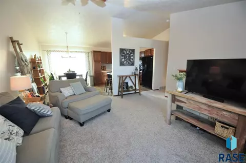 3803 S Homerun Ave, Sioux Falls, SD 57110 photo 10
