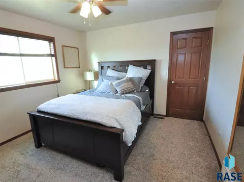 3803 S Homerun Ave, Sioux Falls, SD 57110 photo 11