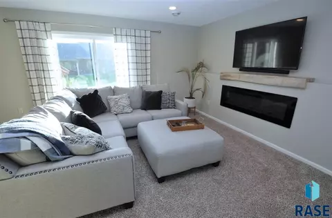 3803 S Homerun Ave, Sioux Falls, SD 57110 photo 17