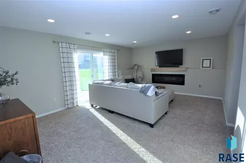 3803 S Homerun Ave, Sioux Falls, SD 57110 photo 18
