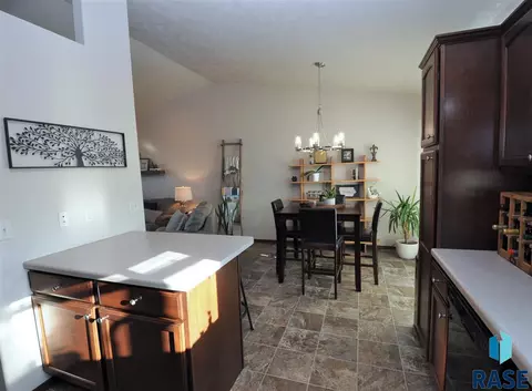 3803 S Homerun Ave, Sioux Falls, SD 57110 photo 5