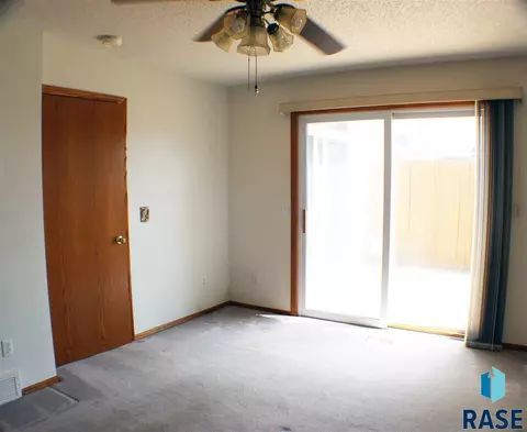 3703 E Mission St, Sioux Falls, SD 57103 photo 6
