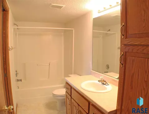 3703 E Mission St, Sioux Falls, SD 57103 photo 14