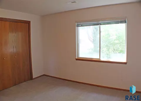 3703 E Mission St, Sioux Falls, SD 57103 photo 13