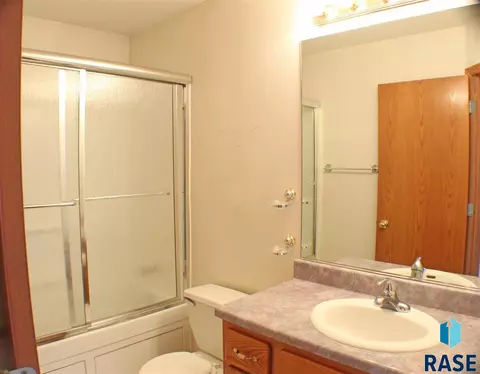 3703 E Mission St, Sioux Falls, SD 57103 photo 8