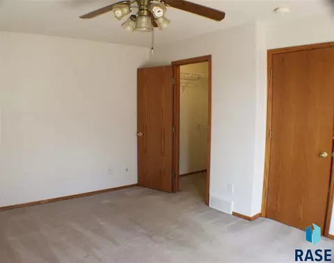 3703 E Mission St, Sioux Falls, SD 57103 photo 7