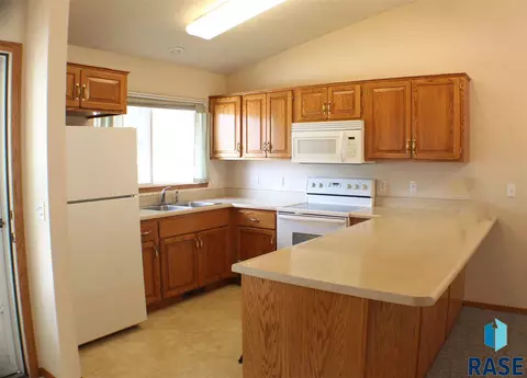 3703 E Mission St, Sioux Falls, SD 57103 photo 2