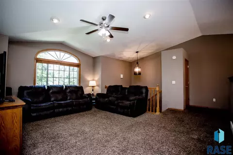 1504 S River Oak Ave, Brandon, SD 57005 photo 3
