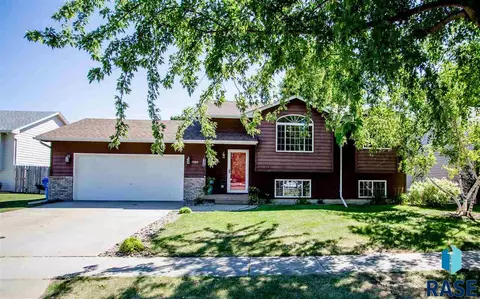 1504 S River Oak Ave, Brandon, SD 57005 photo 1