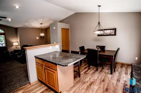 1504 S River Oak Ave, Brandon, SD 57005 photo 10