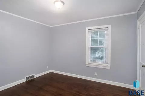 907 S 3rd Ave, Sioux Falls, SD 57105 photo 12