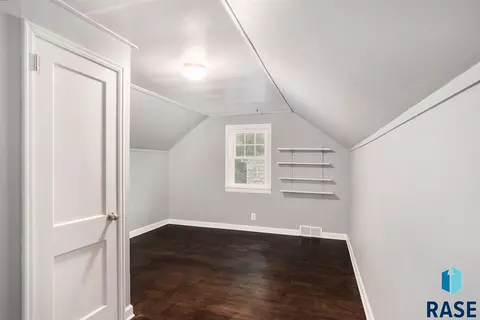 907 S 3rd Ave, Sioux Falls, SD 57105 photo 15