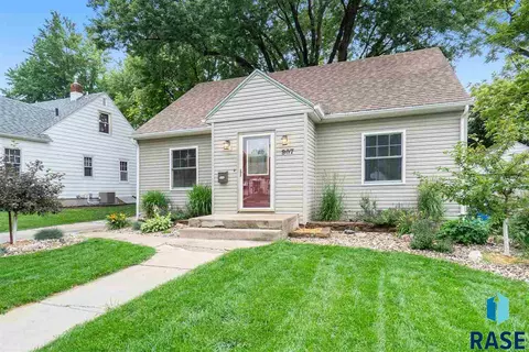 907 S 3rd Ave, Sioux Falls, SD 57105 photo 2