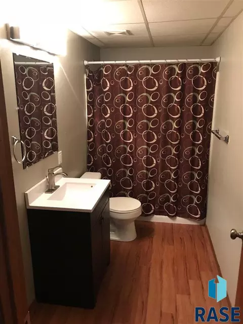 2912 E 2914 E Pearl St, Sioux Falls, SD 57103 photo 9
