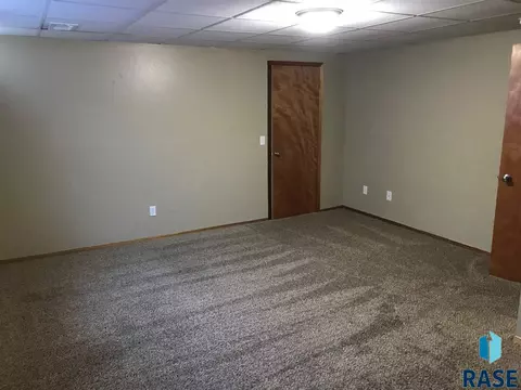 2912 E 2914 E Pearl St, Sioux Falls, SD 57103 photo 7