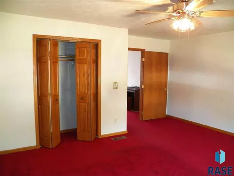 105 E 1st St, Marion, SD 57043 photo 26