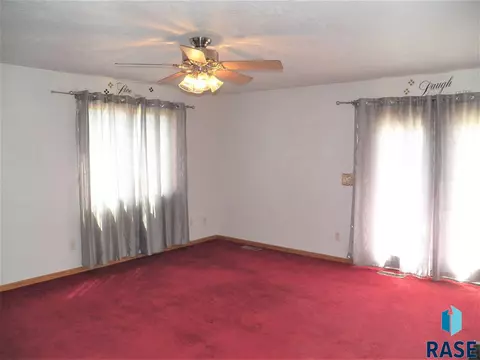 105 E 1st St, Marion, SD 57043 photo 21