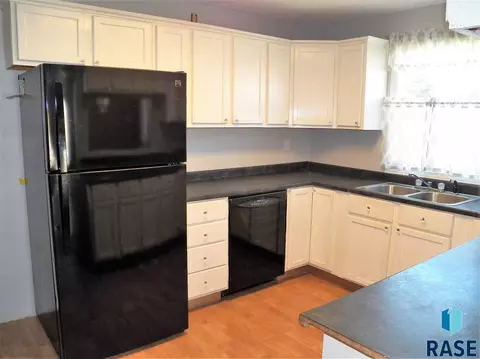 105 E 1st St, Marion, SD 57043 photo 16
