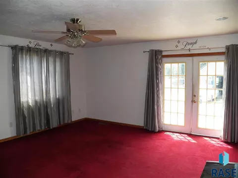 105 E 1st St, Marion, SD 57043 photo 22