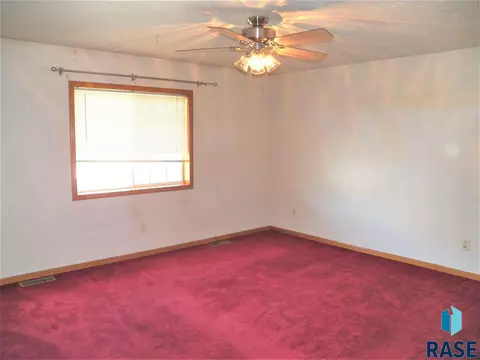 105 E 1st St, Marion, SD 57043 photo 25
