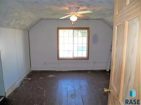105 E 1st St, Marion, SD 57043 photo 30