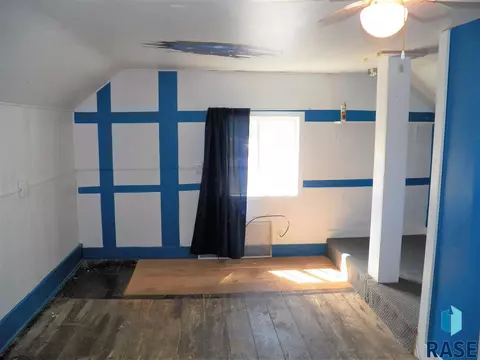 105 E 1st St, Marion, SD 57043 photo 29
