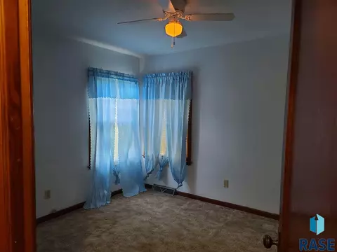 206 E 1st St, Marion, SD 57043 photo 7