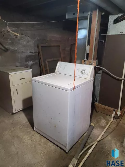 206 E 1st St, Marion, SD 57043 photo 12