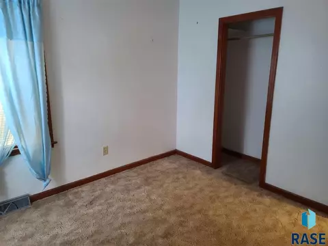 206 E 1st St, Marion, SD 57043 photo 8