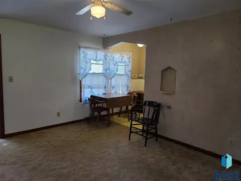 206 E 1st St, Marion, SD 57043 photo 5