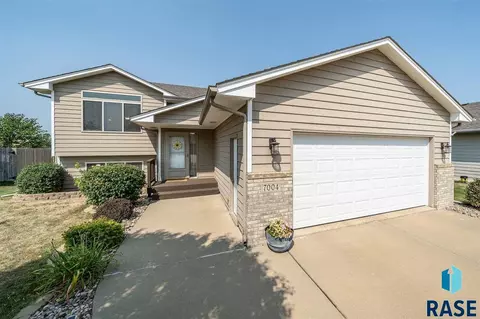 7004 W 61st St, Sioux Falls, SD 57106 photo 1
