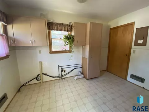 312 E 3rd St, Freeman, SD 57029 photo 11