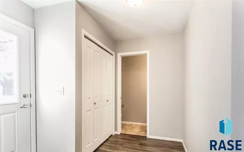 214 N Nesmith Ave, Sioux Falls, SD 57103 photo 7