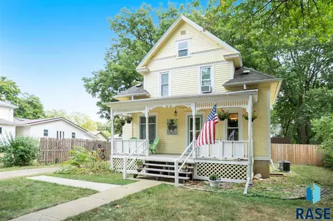 616 N Broadway St, Canton, SD 57013 photo 2