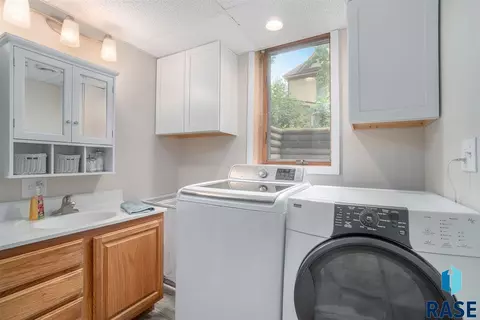 616 N Broadway St, Canton, SD 57013 photo 29