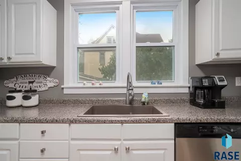 616 N Broadway St, Canton, SD 57013 photo 17