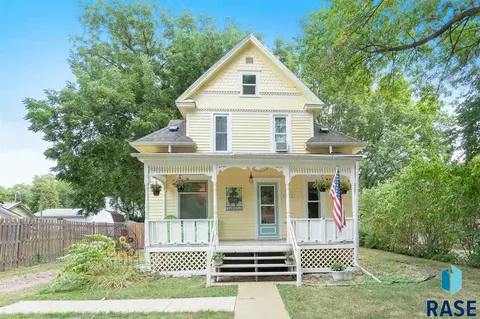 616 N Broadway St, Canton, SD 57013 photo 1